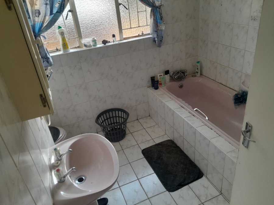 3 Bedroom Property for Sale in Geelhoutpark North West